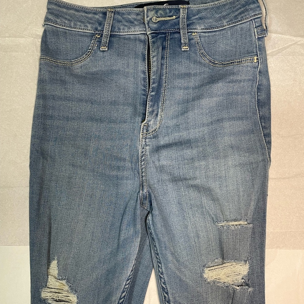 Curvy Ultra High-Rise Jean Legging Hollister Advanced Stretch